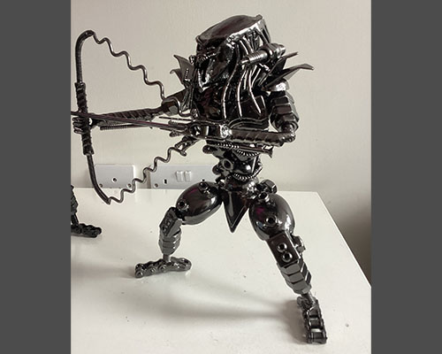 Predator with bow and arrow 300 mm