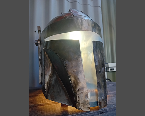 Mandolorian helmet with copper light